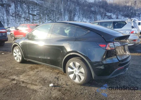 2024 Tesla Model Y z USA, uszkodzony, nr VIN 7SAYGDEE8RF984770